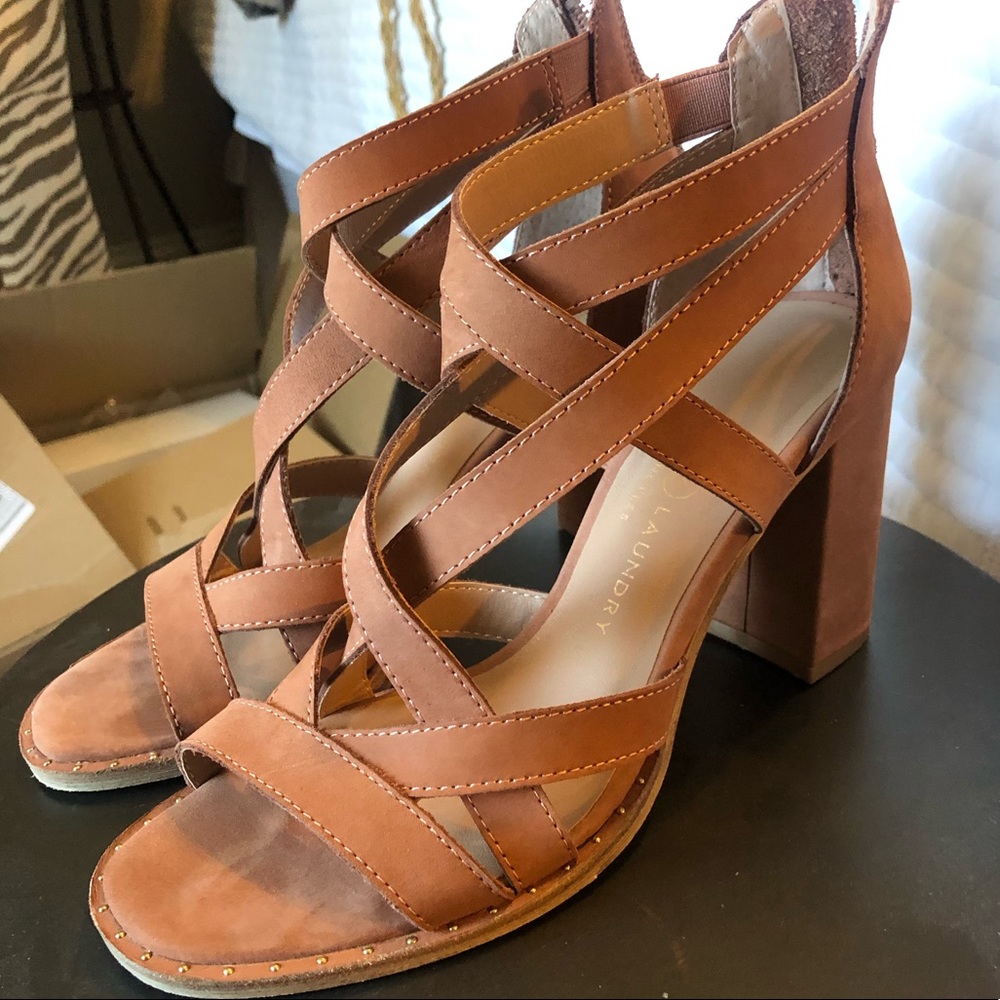 Strappy summer heel